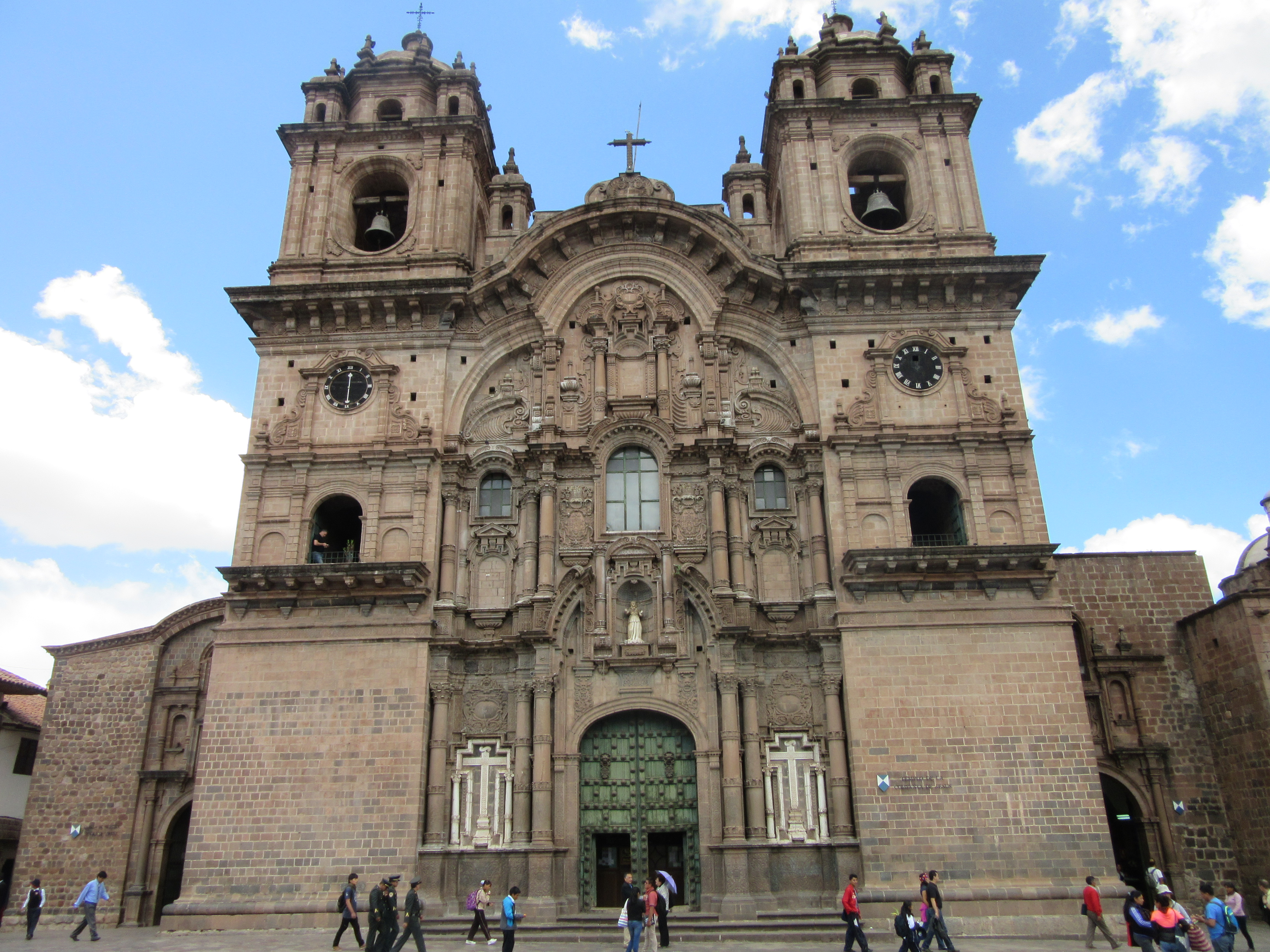 La Iglesia de la Compañía de Jesús es una iglesia jesuita levantada en la ciudad de Cusco, en el Perú. Fue construida en el sitio de la Amarucancha, el palacio de Huayna Cápac